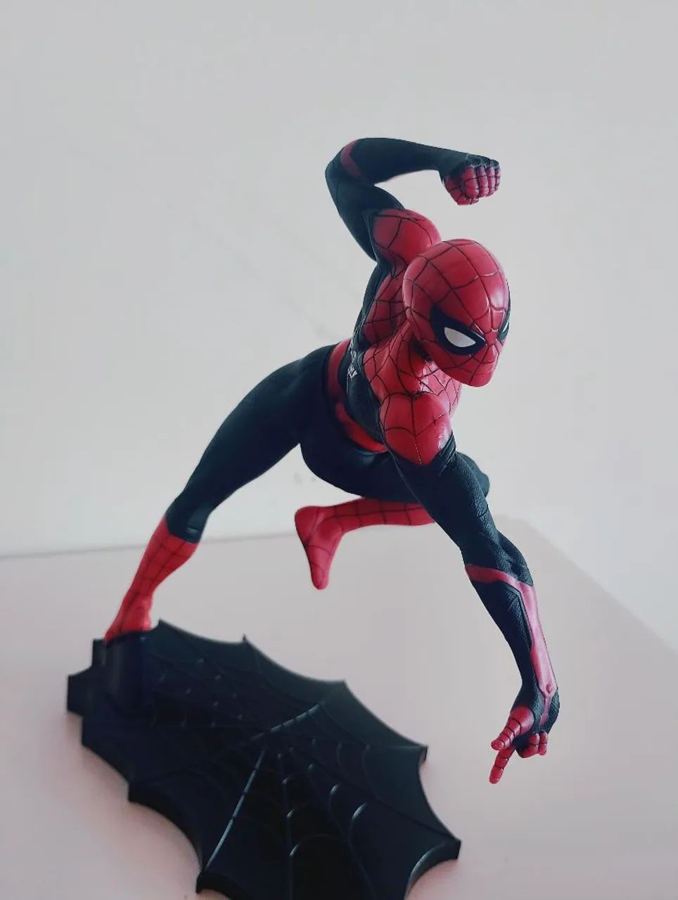 Spiderman Homem Aranha oficial Marvel 21cm - Foto 3