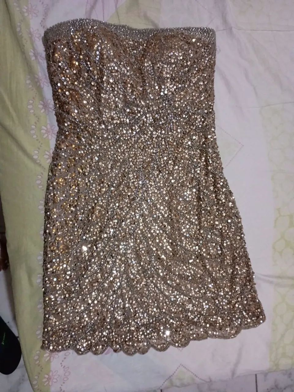 Vestido Basix Black Label dourado - Foto 4