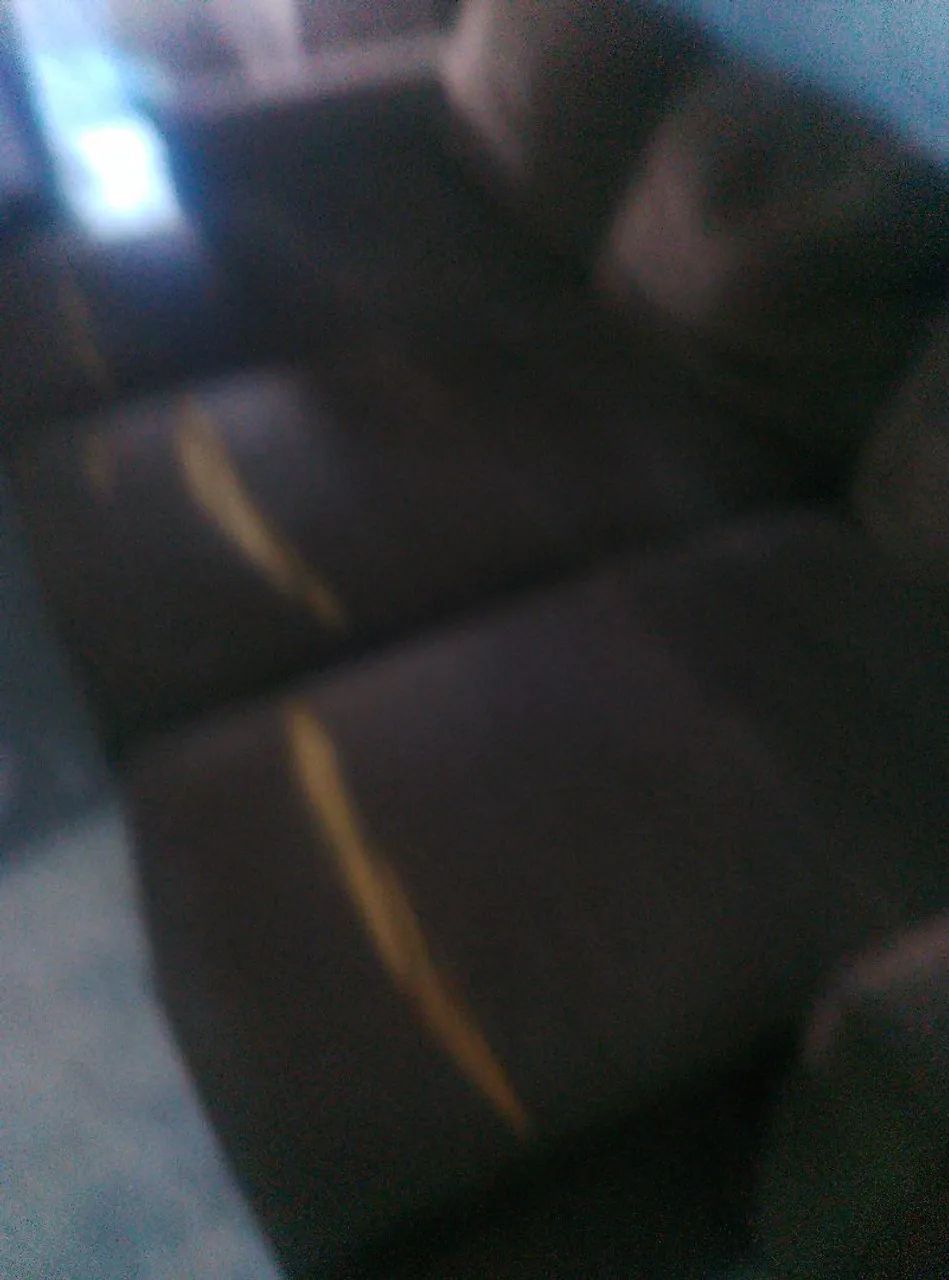 Sofá no estado precisando de reparos  - Foto 4