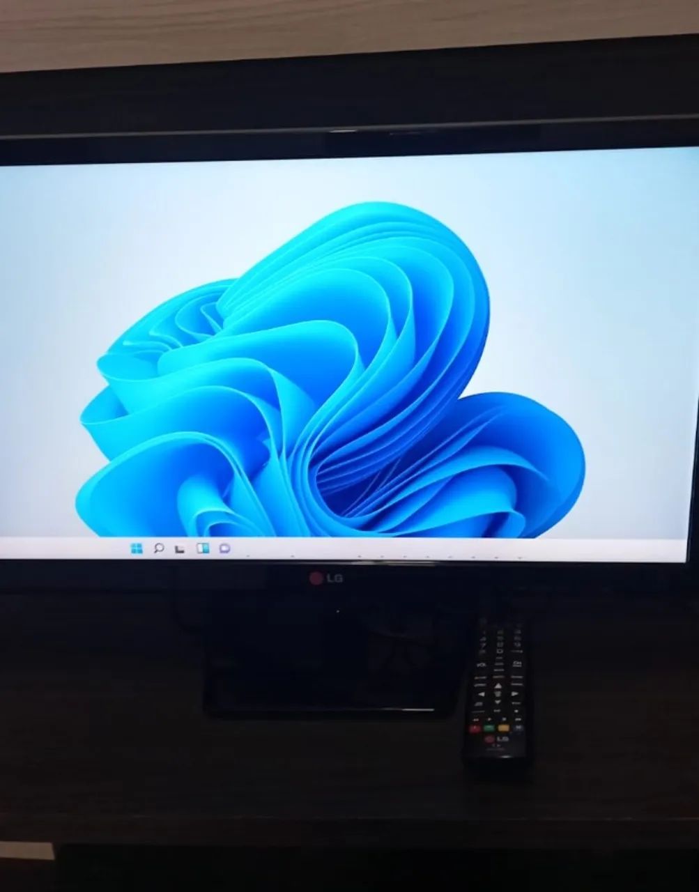 Tv Monitor de 24 Polegadas LG bem conservada sem detalhes  - Foto 3