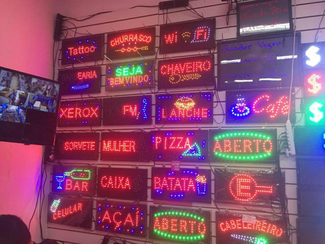 Placas de estabelecimentos
