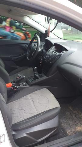 Vendo ou Troco Focus S 1.6 Hatch 2013/2014 Branco- Ji Paraná - Foto 7