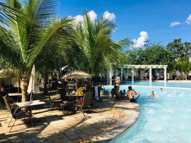 Apartamento com parque aquático com 12 piscinas. - Foto 11