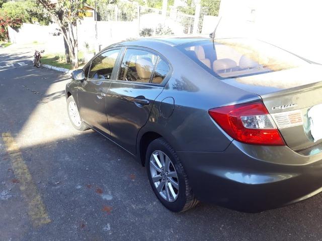 Honda Civic 2012/13 Automático - Manutenção impecável!! pneus novos - Foto 2