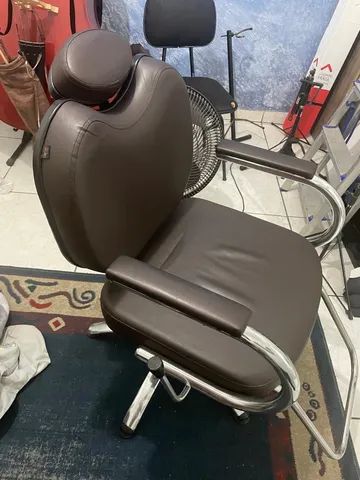 Vendo cadeira de barbeiro reclinável em perfeito estado - Outros itens para  comércio e escritório - Milionários (Barreiro), Belo Horizonte 1255713650