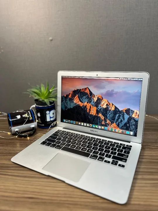 Macbook Air 2011 Model A1369 Intel core i5 1.7MHz 4GB DDR3 120GB