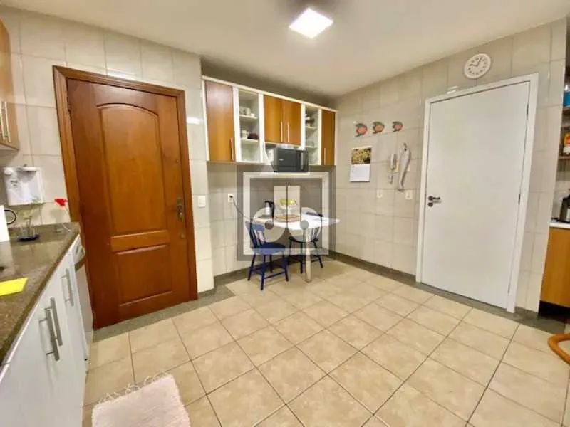 Edifício adjacente á Rua Rainha Guilhermina 272 metros Varanda 4 quartos (2 suítes) Portar - Foto 9