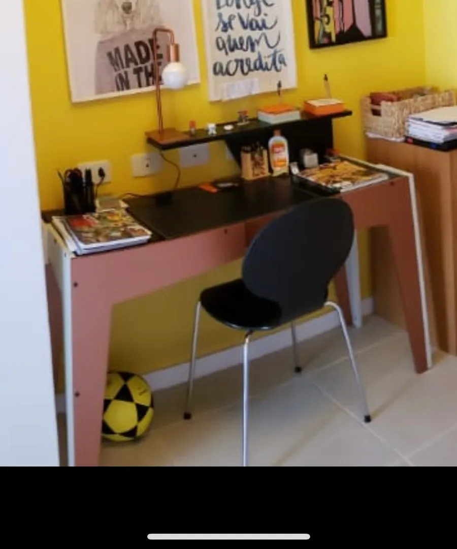 Vendo mesa de estudo usada Irmãos Campana
