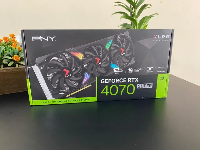Placa de Vídeo GeForce RTX 4070 SUPER 12GB PNY XLR8 Gaming VERTO EPIC-X RGB OC 3Fan