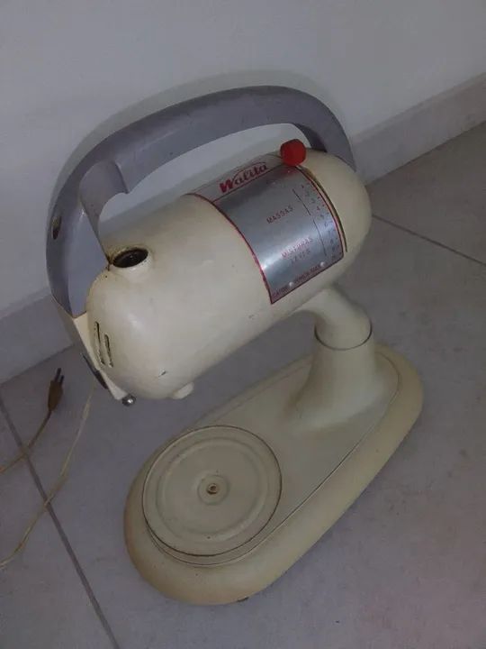 Antiga Batedeira Walita vintage - funcionandop perfeitamente! Estilo batedeira Kitchenaid