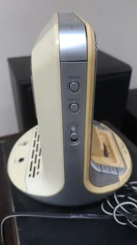 Carregador Ipod, é rádio e alarme, antigo, completo, ainda tenho a caixa.