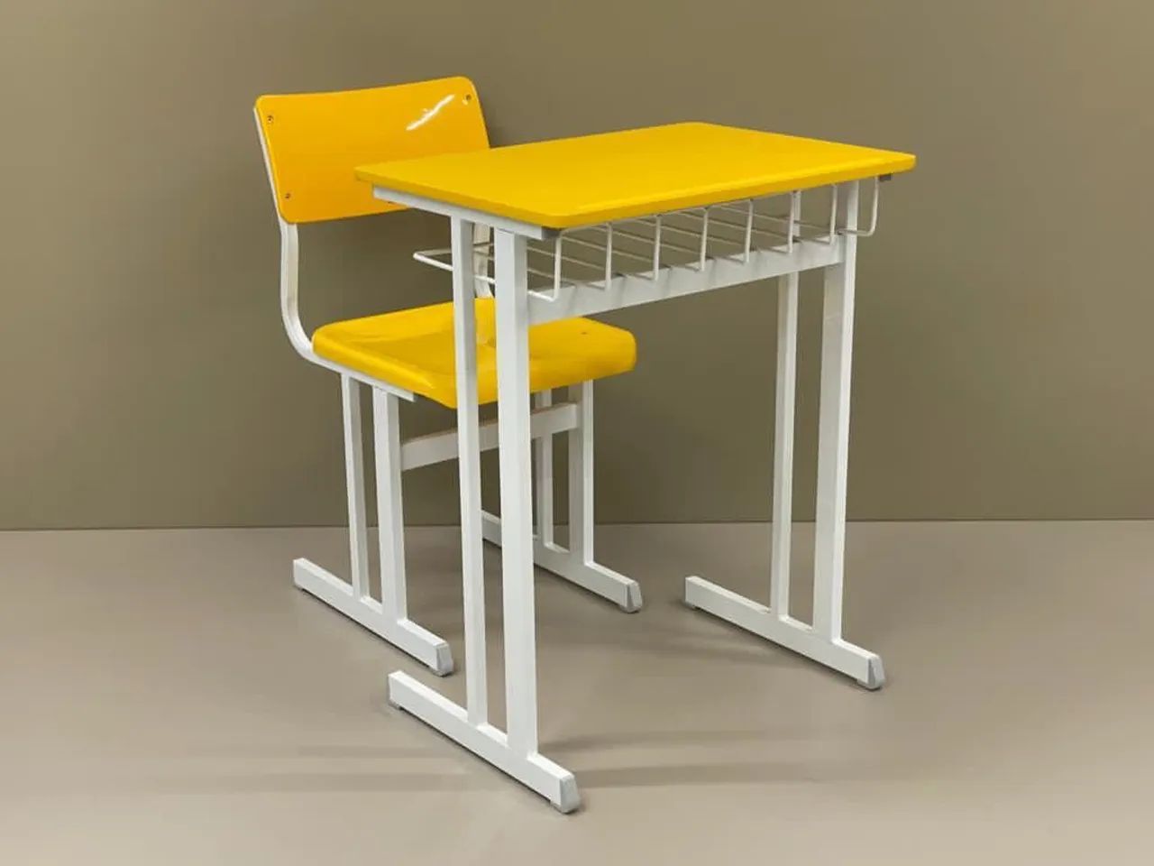 Conjunto escolar Mesa com cadeira  - Foto 2