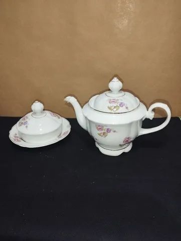 Bule e mantegueira porcelana Real 