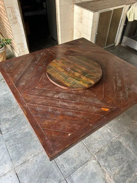 Mesa madeira 1,5m X 1,5m com tampo giratório  - Foto 5