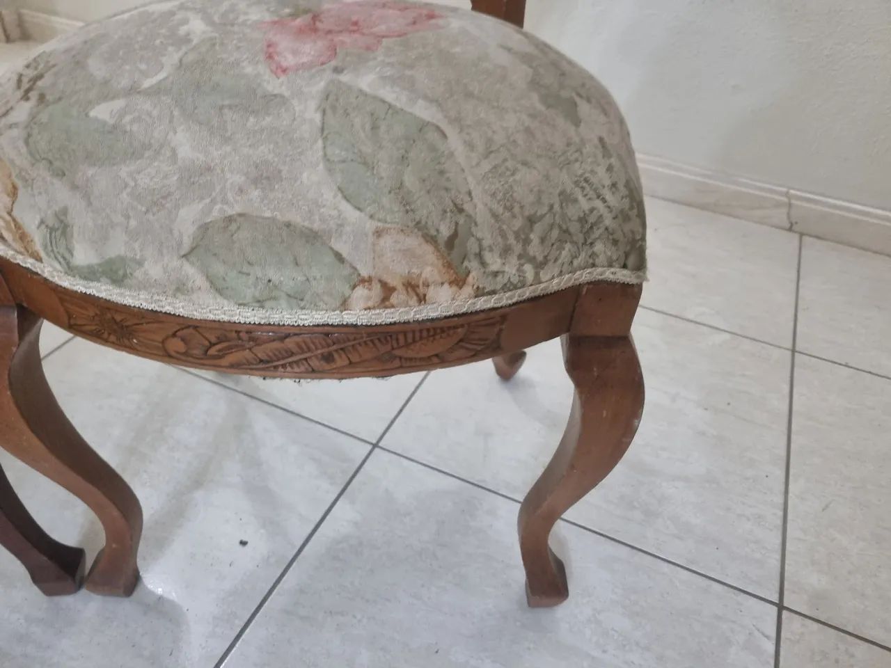 3 Cadeiras de estilo c/assento forrado  - Foto 4