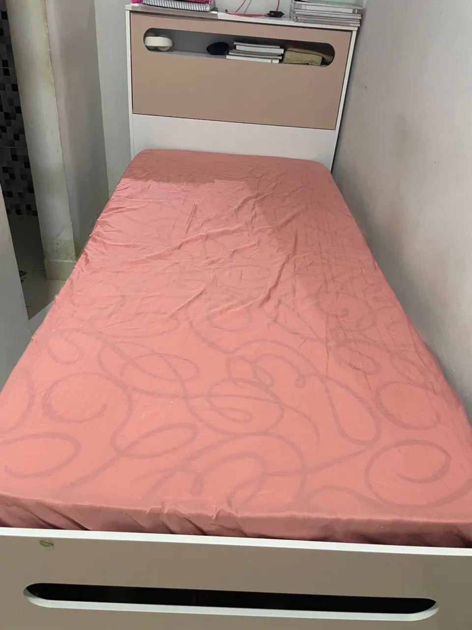 Cama de solteiro com colchão