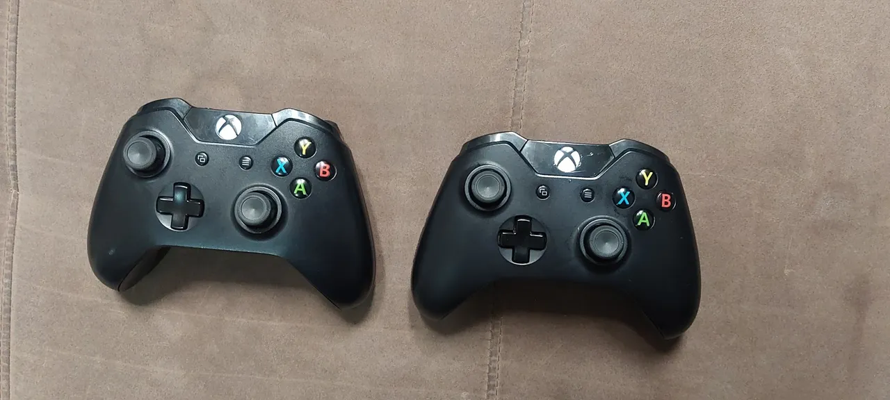 Controles de Xbox One em bom estado 300 cada