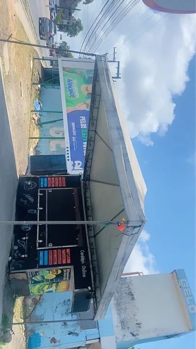 Food Truck + mas chapa mas bancada de inox mas friezzer mas fritadeira