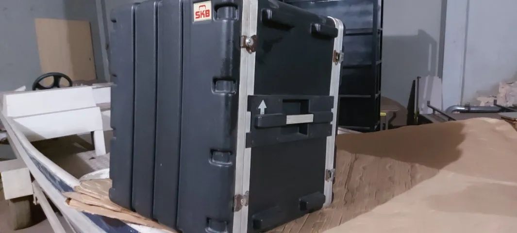 CASE SKB 13 UNIDADES DE RACK Semi Novo
