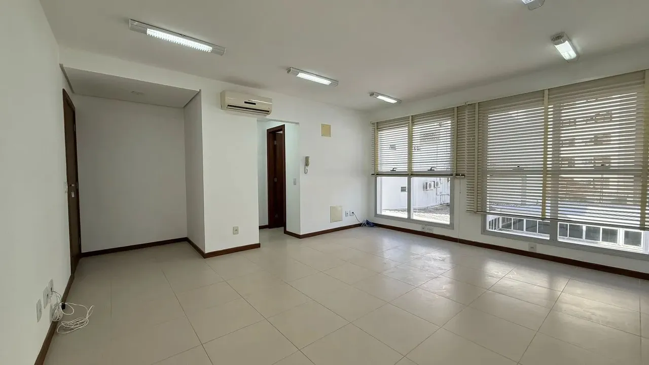 Sala comercial à venda no Centro de Florianópolis | 32m²
