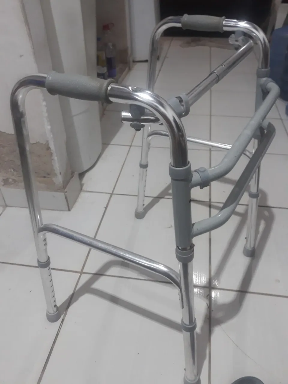 Andador Dobrável para Idosos *97