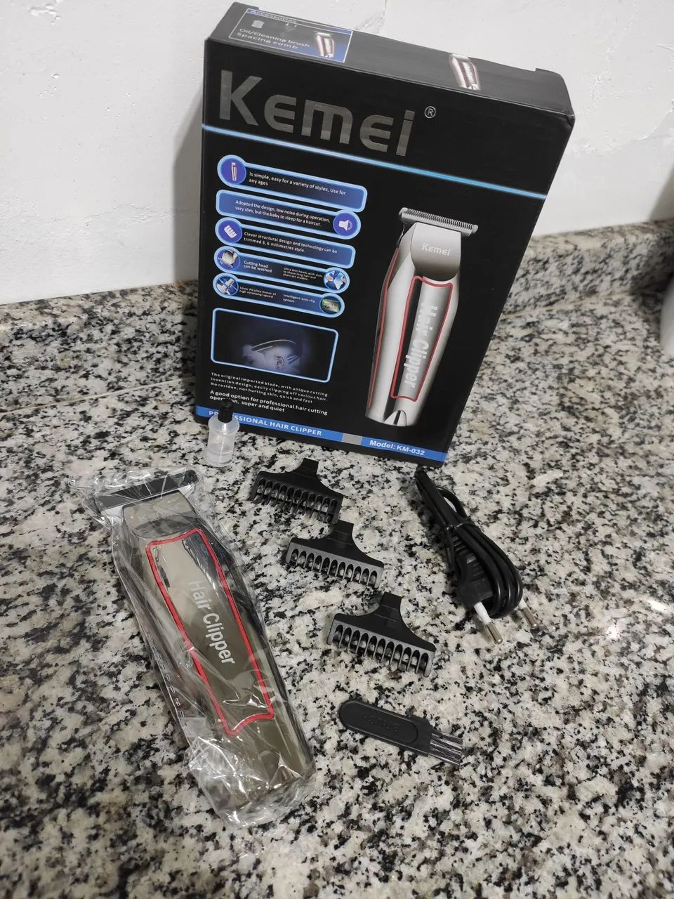 Máquina de Cortar Cabelo Kemei (Novo a Pronta Entrega) - Foto 2
