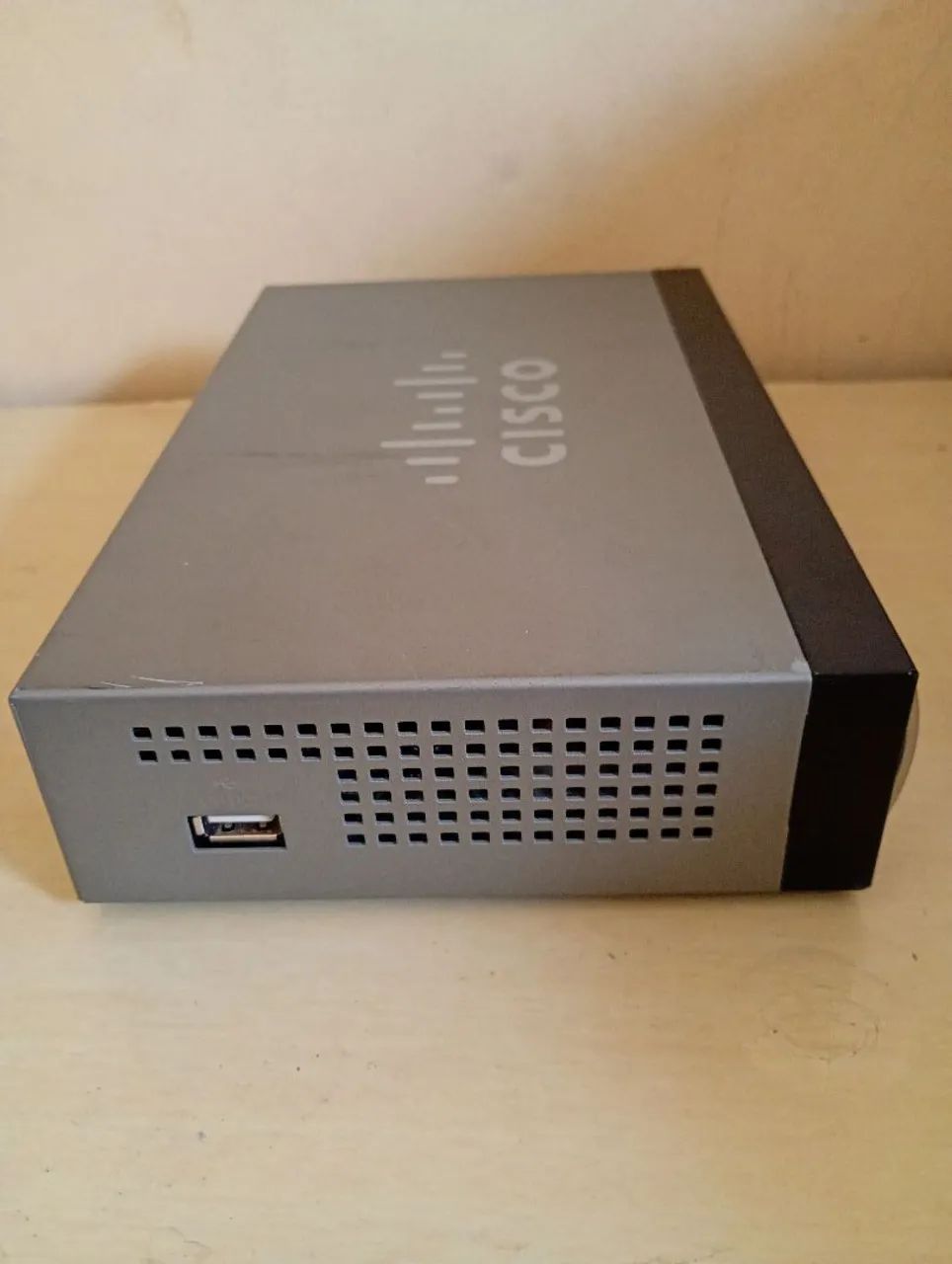 roteador VPN Dual Gigabit WAN Cisco RV320.  - Foto 3