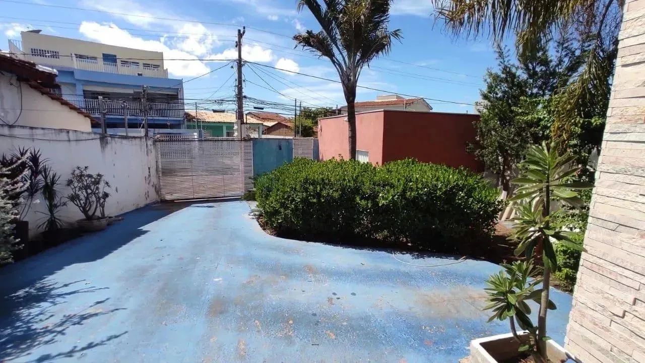 Magnífico Sobrado no Bairro Areão - Foto 2