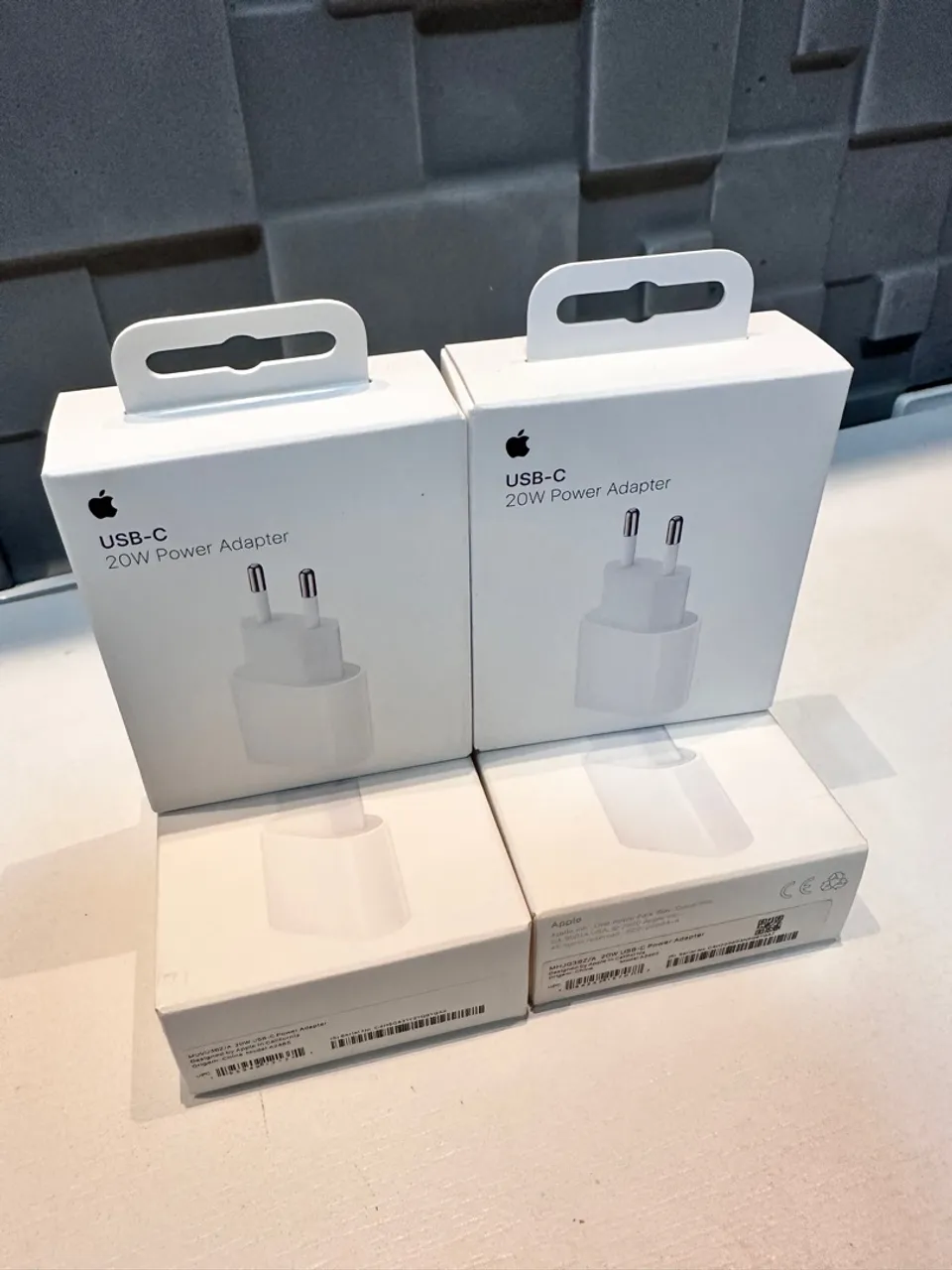 Carregador USB-C 20W Apple - Novo e Original