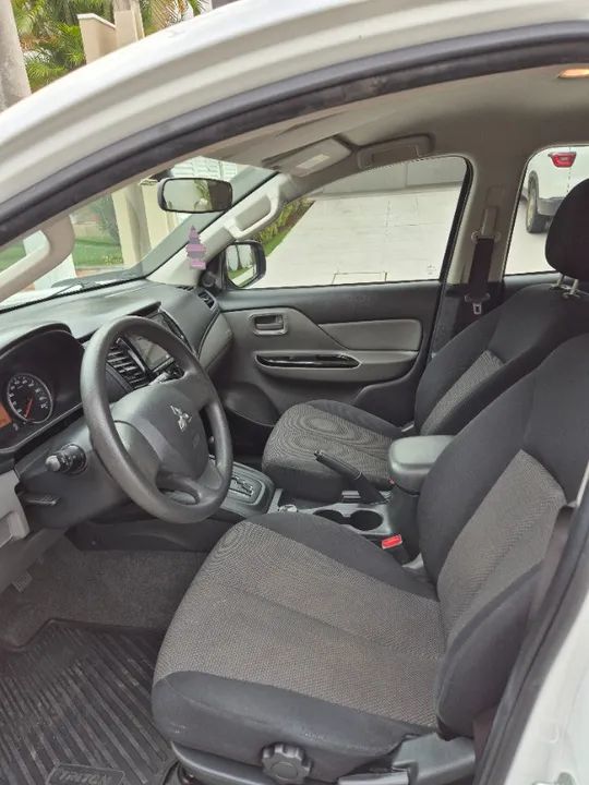 Mitsubishi L200 Triton 2022 2.4 16v Turbo Diesel Savana Gls - ÚNICO DONO - Foto 4