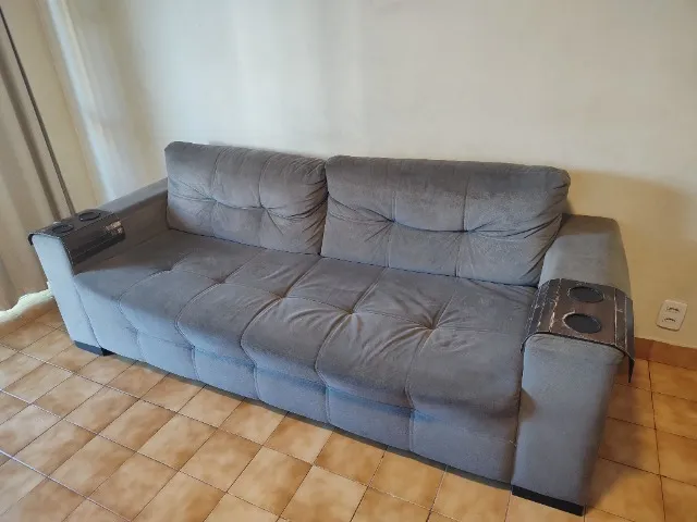Sofá 4 lugares de Suede na cor Cinza