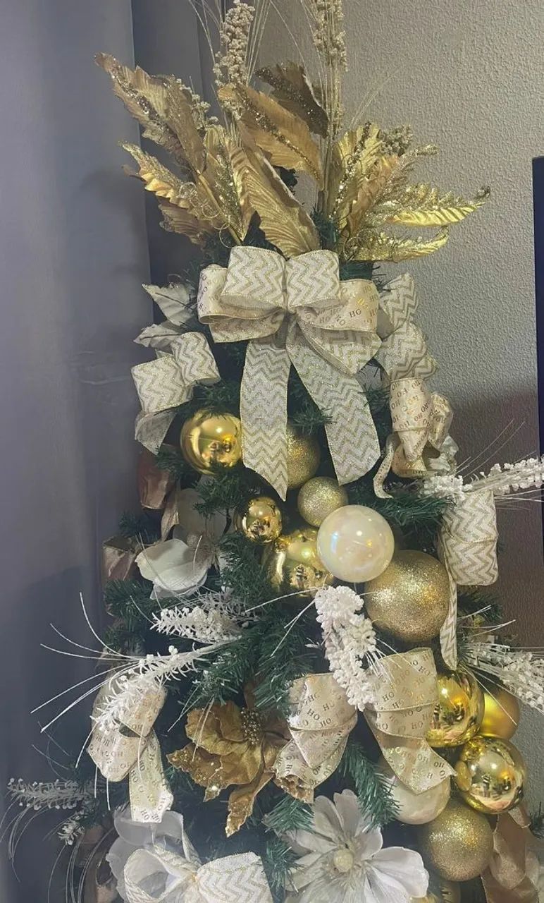 Arvore Natal 1,80cm com decorações e Noel Dourados - Foto 2