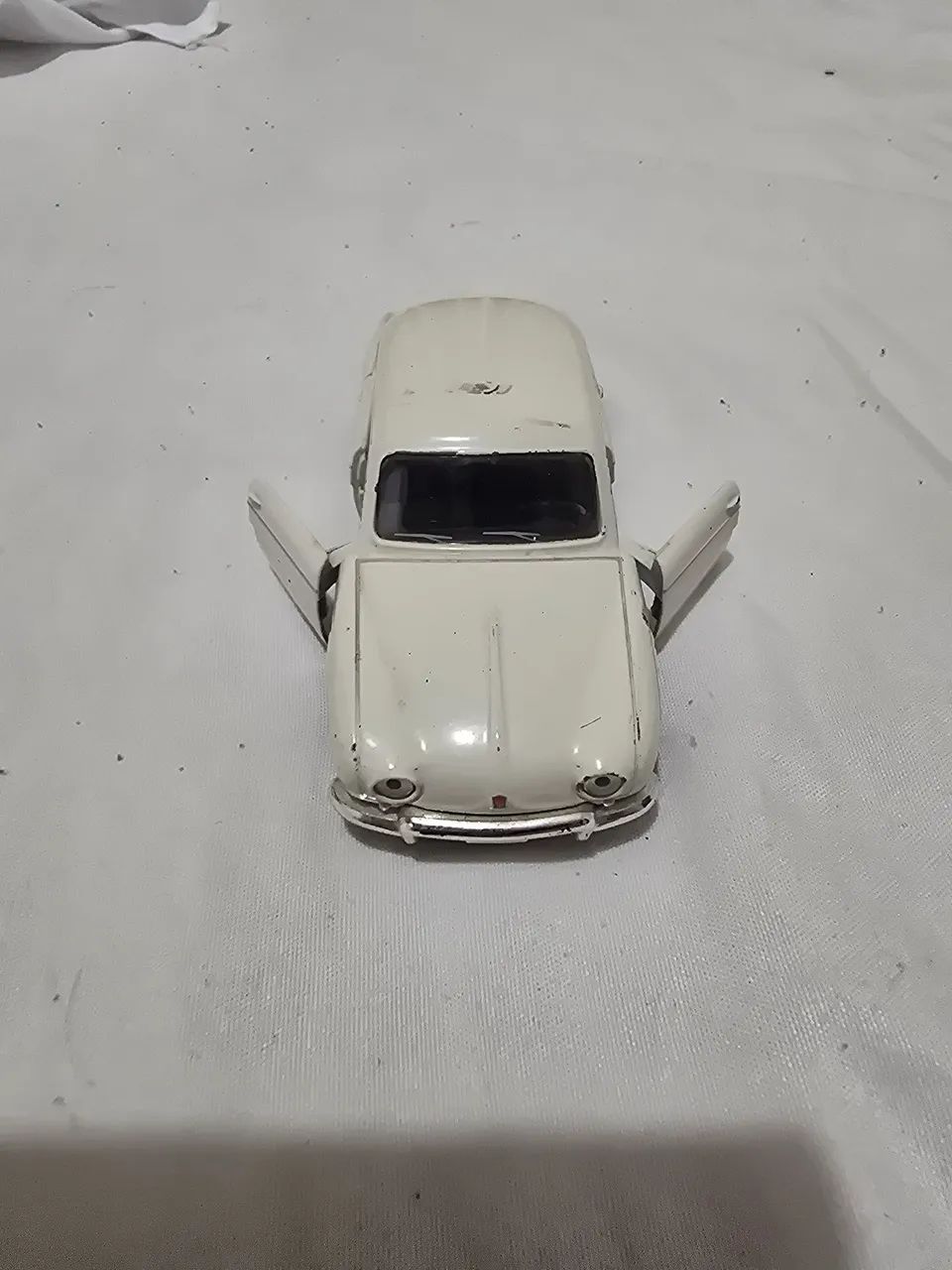 MINIATURA WILLYS DEUPHINE RENAULT