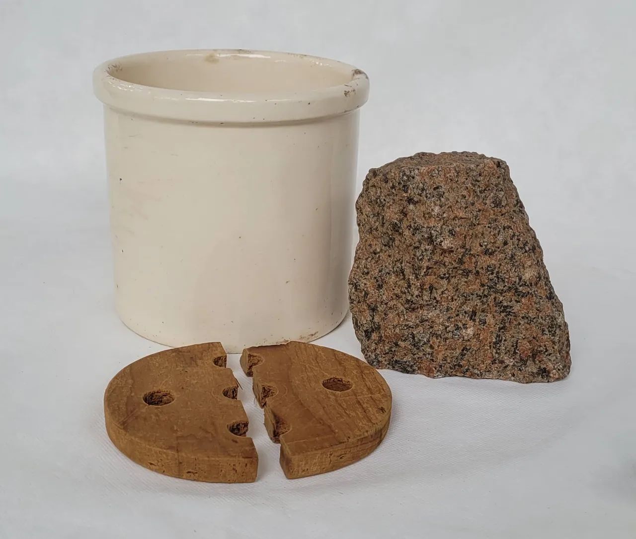 Raridade: kit pote cerâmico, tampa madeira e pedra granito para fazer chucrute