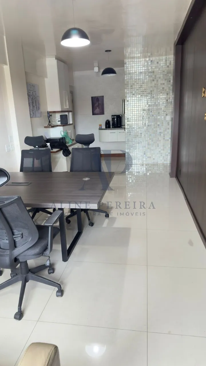 Sala comercial para venda e locação, 45m² reformada e mobiliada, localizada no Centro de V