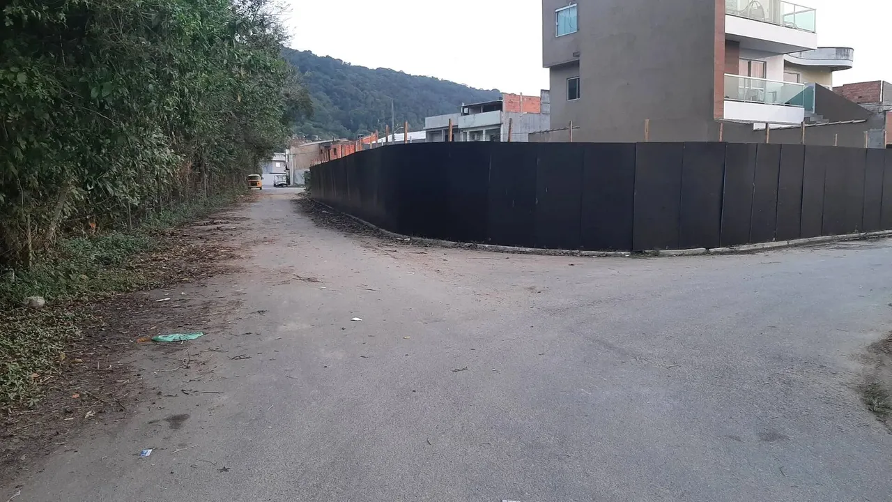 Sobrado na planta a venda no residencial Vitoria Park Guarujá SP