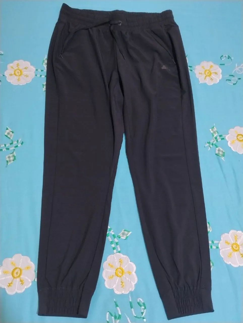 Calça esportiva Adidas