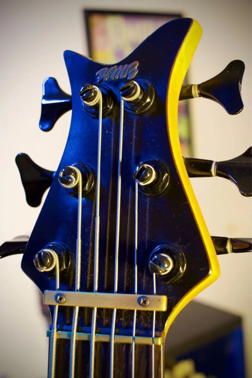 Baixo HMZ (luthier Zé Eduardo) de 6 cordas - Foto 3