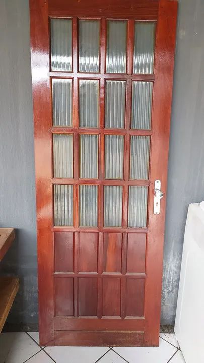 Porta de madeira com vidro 16 divisórias