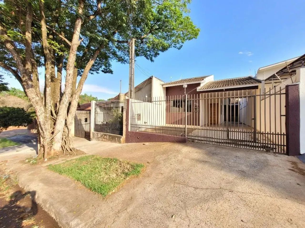 Casa à venda em Maringá, Jardim Império do Sol, com 2 quartos, com 103.54 m²