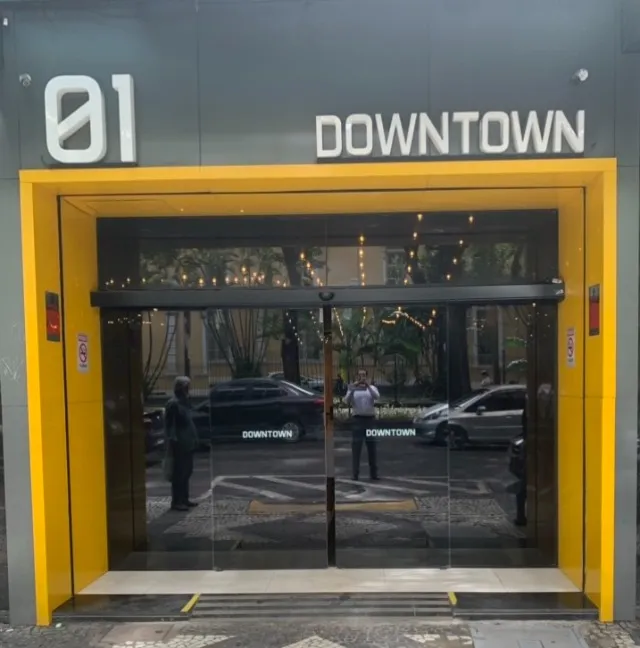 Excelente Sala Comercial à Venda no Centro de Niterói, 54m² - Edifício Downtown