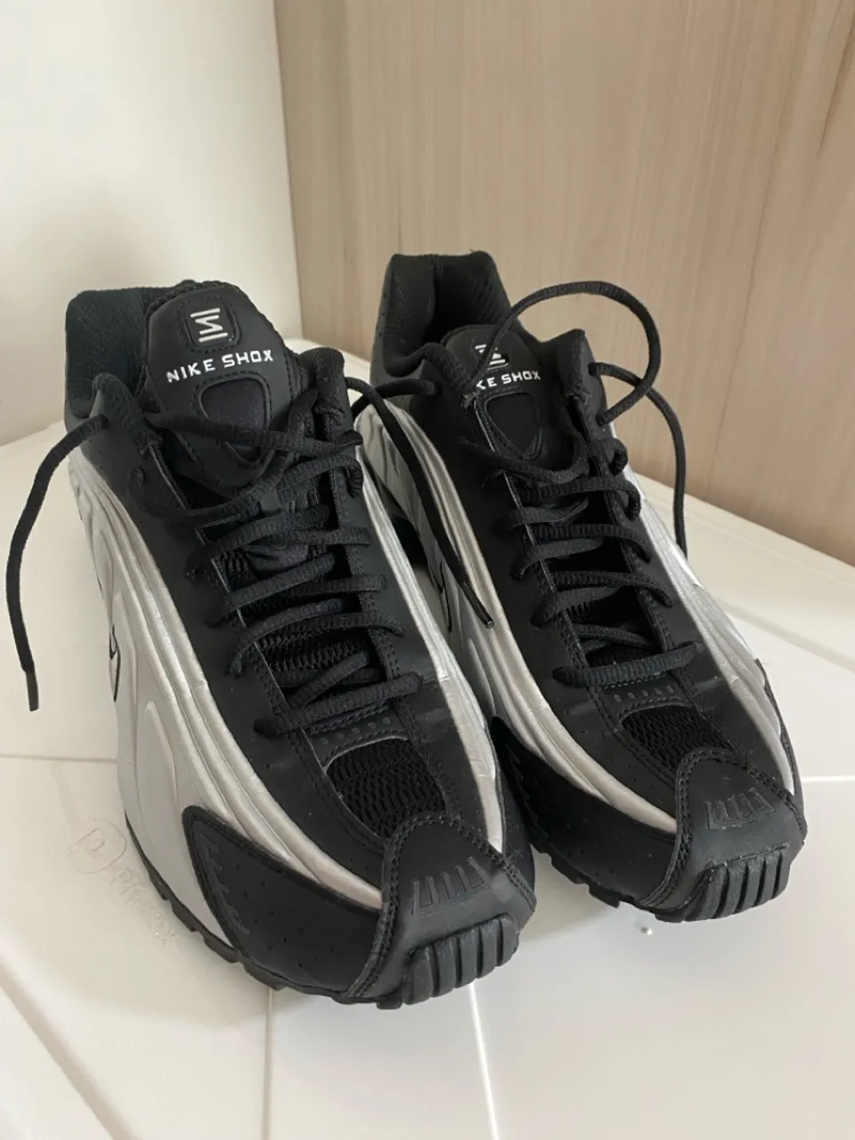 Tênis nike shox R4 preto/Cinza ORIGINAL NOVO!!