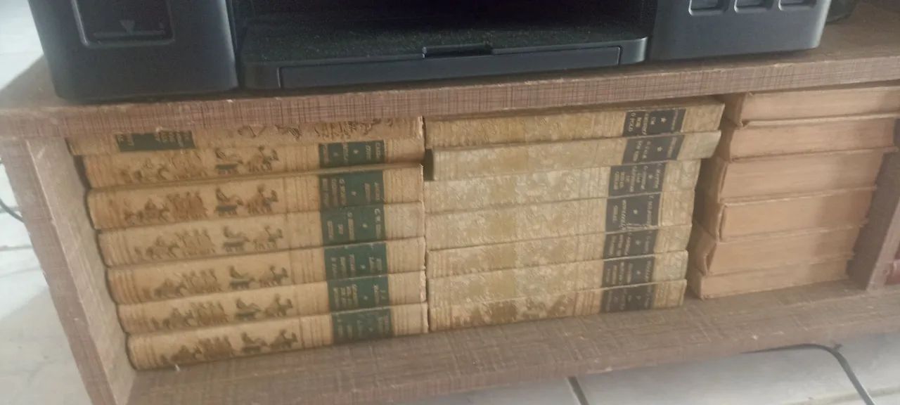 Coleção de livros antigos avalio propostas..