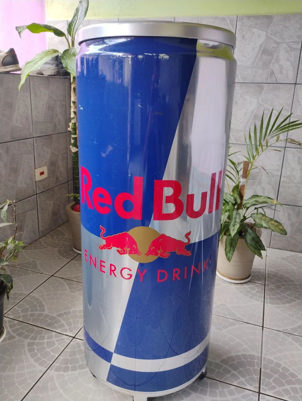 geladeira cooler red bull