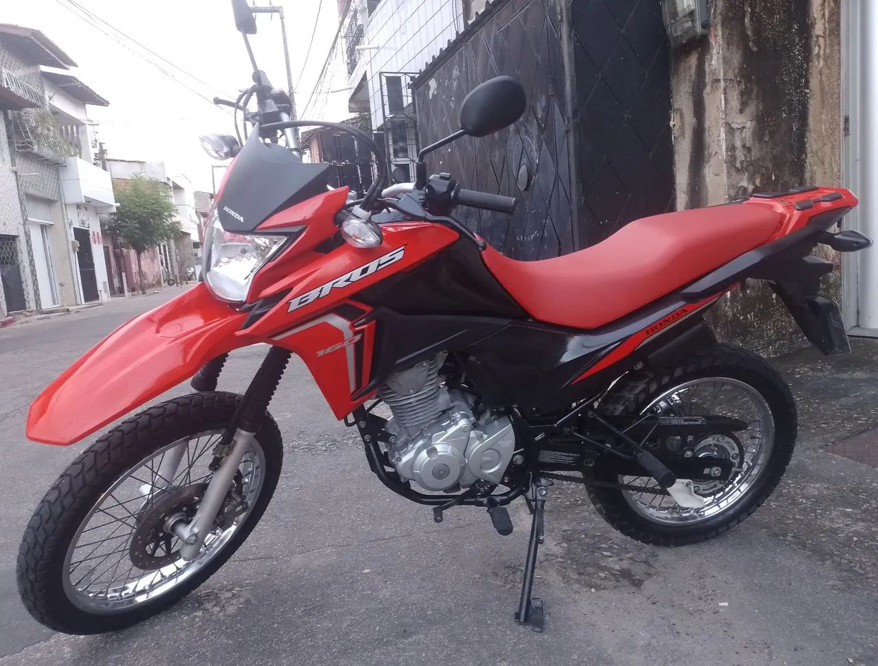 Bros 160 2023/2024 ESDD. Apenas 10 mil km rodados!