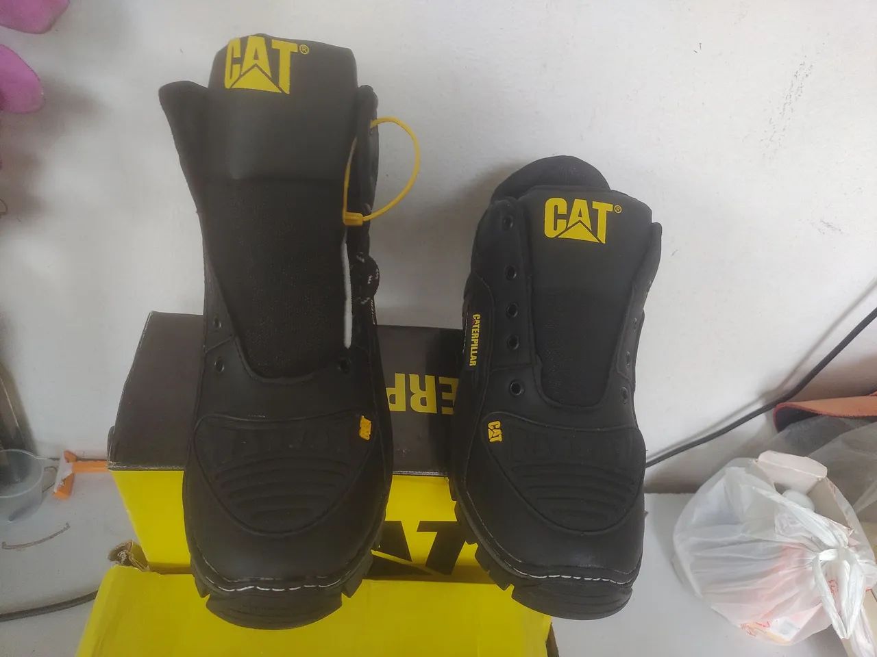Botas Caterpillar coturno lughato com zip lateral  - Foto 2