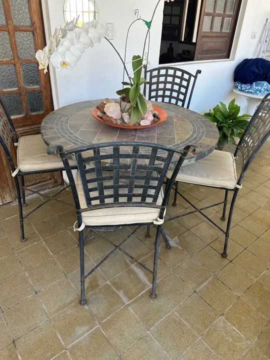 Conjunto de Mesa e Cadeiras para Jardim