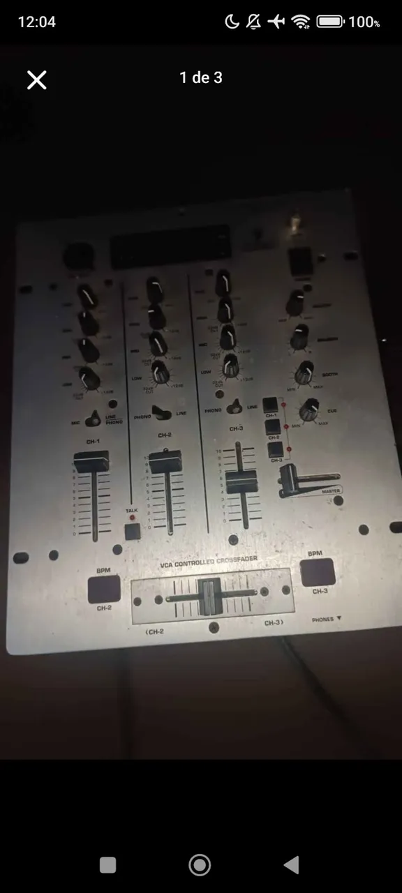Mixer de som e corrente, uma de aço cirúrgico e a outra banhada a ouro.