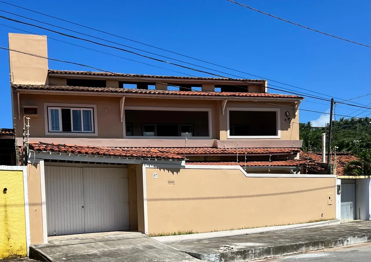 alugo casa na Jacarecica com quatro quartos duas suítes