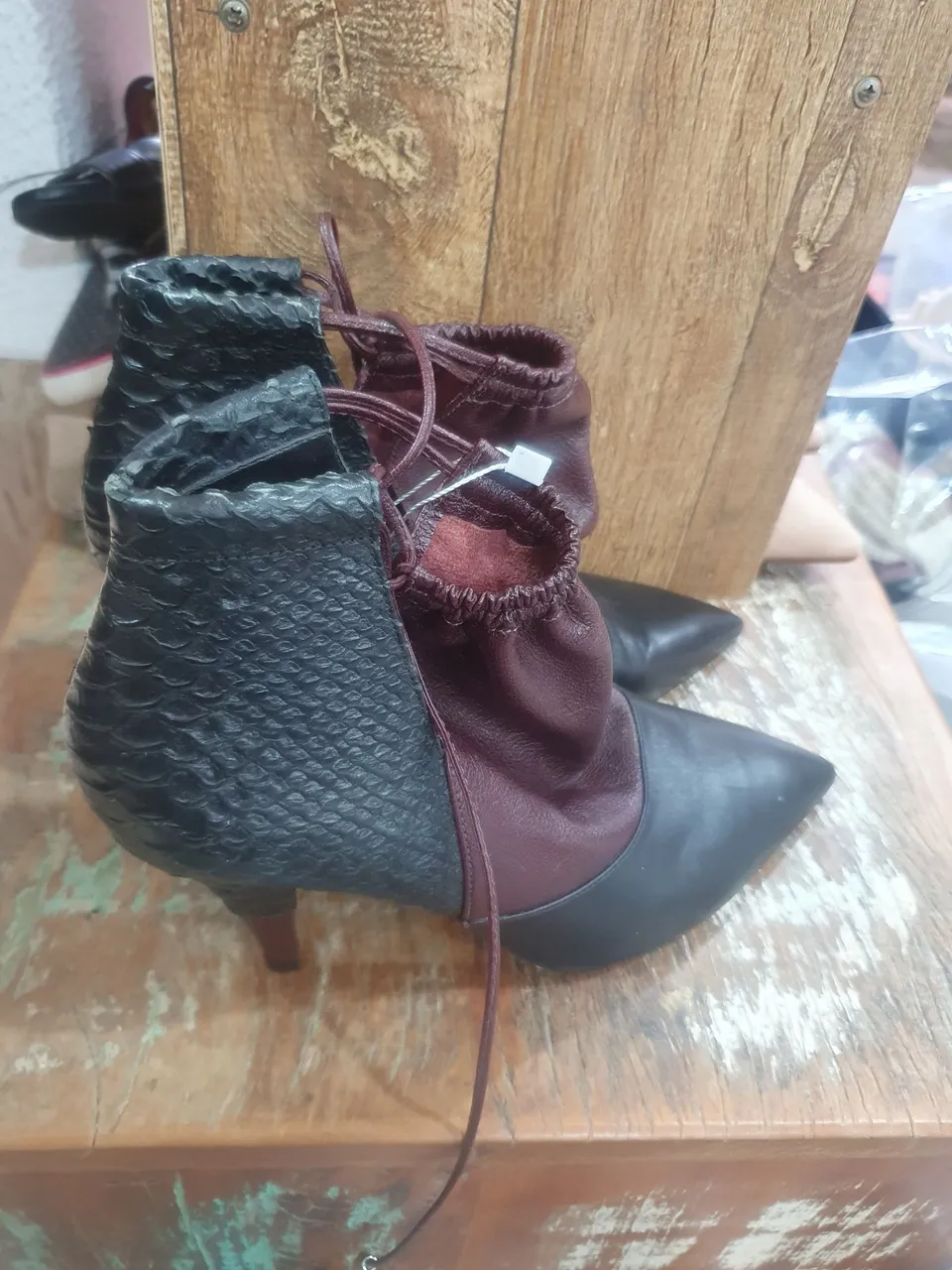 Bota Animale - cano curto em couro